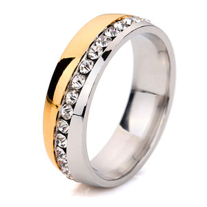Läcker Eternity 18k Guldpläterad Ring Med Cubic Zirconia Stenar